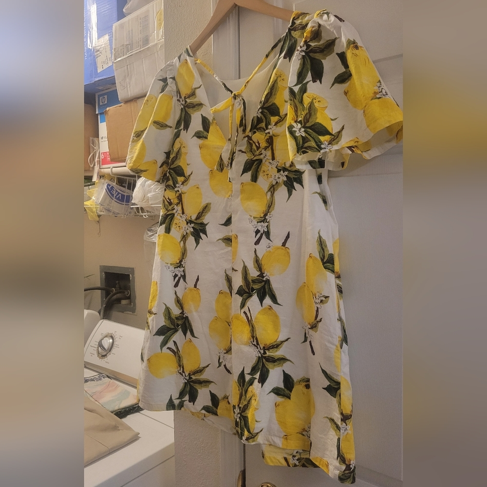 Six One Eight lemon design short sleeve dress. - Picture 2 of 5